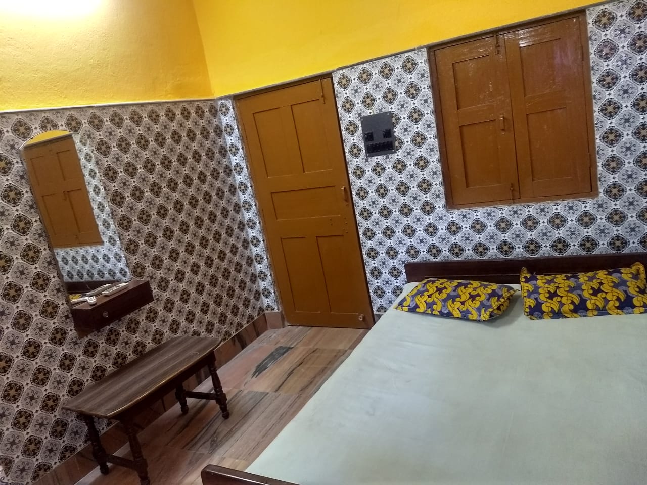 Double Bed (Non A/C)